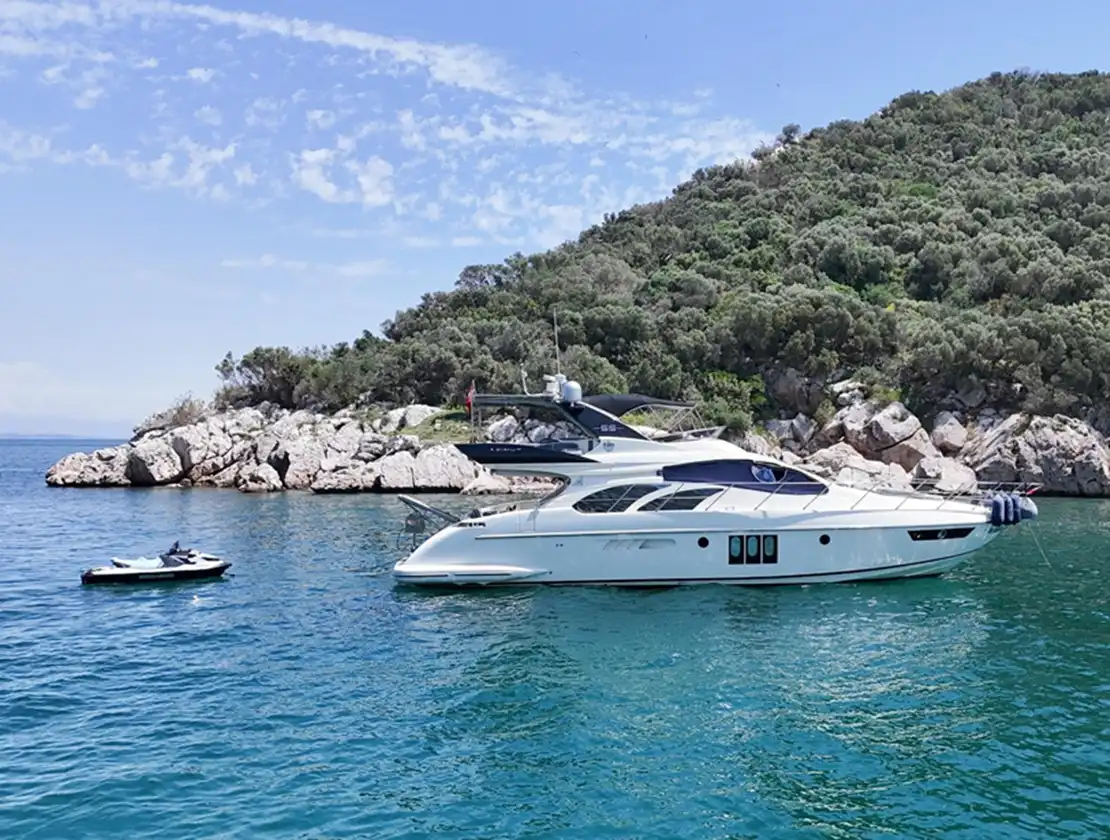 Antalya Yat Kiralama 19m Azimut 55 Fly